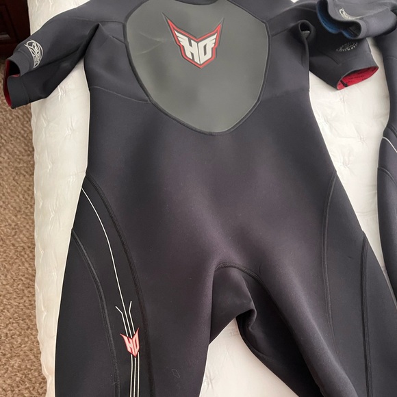 Men’s wetsuit - Picture 1 of 1